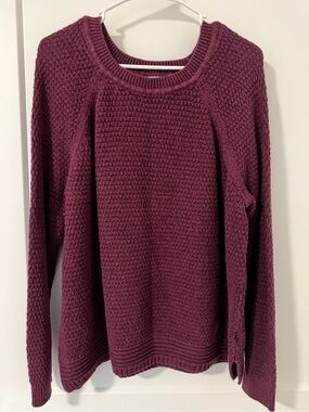 Old Navy Women's Plum Textured Crewneck Sweater